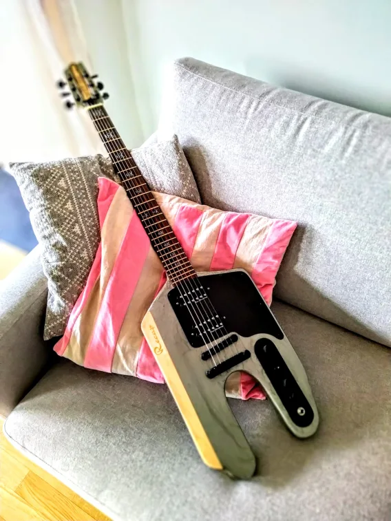 Stjernegitar Steel Falcon 333 w/case