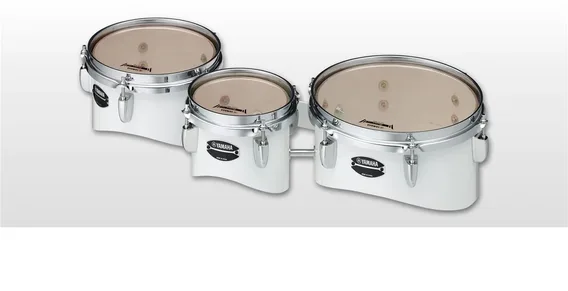Yamaha Marching Toms. Tritoms. 6", 8" and 10" toms set. Hvit